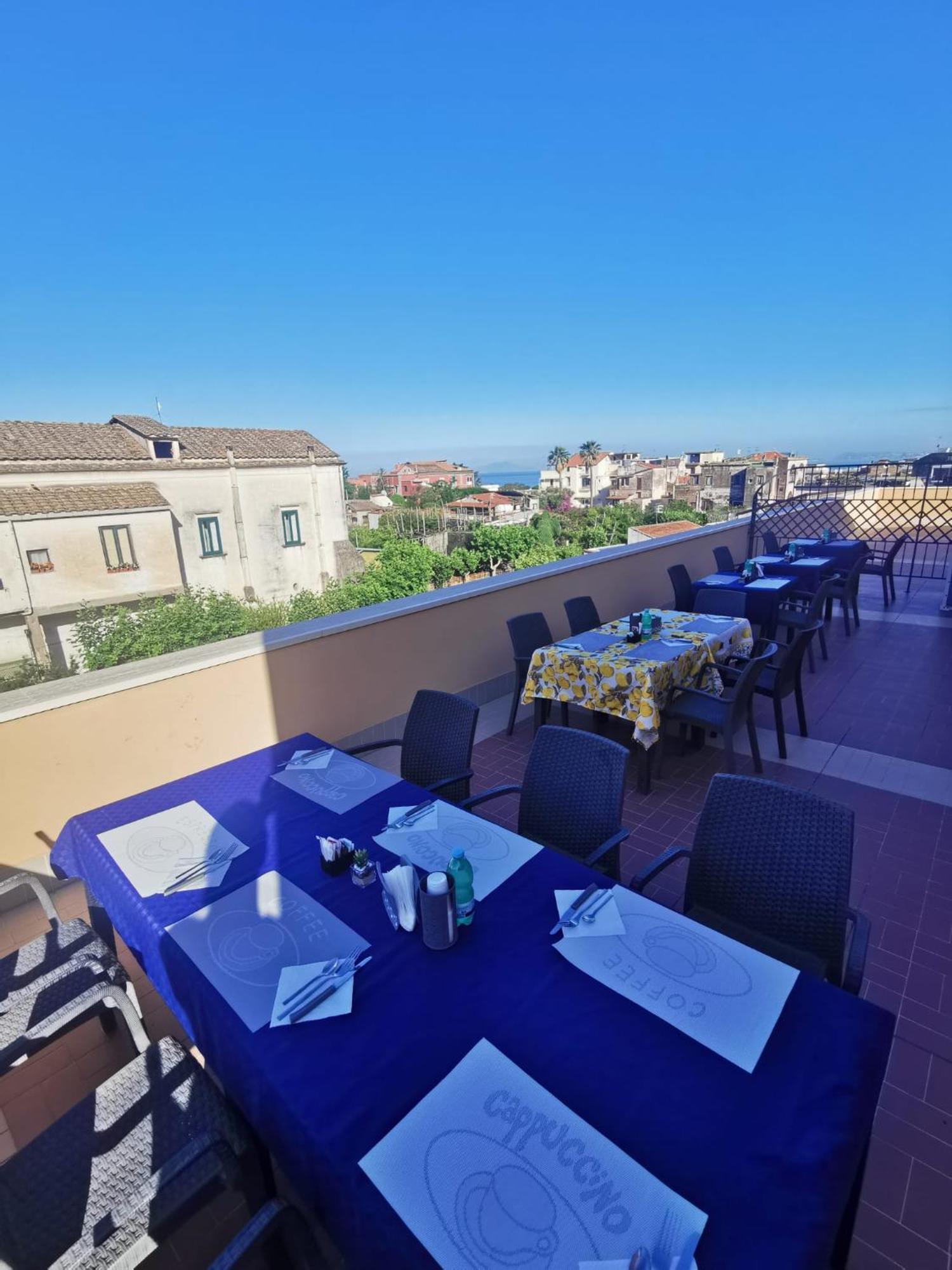 Hotel Sorrento Coast Relais Meta Esterno foto
